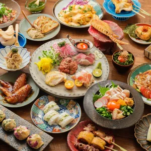名物「地鶏の鶏刺し付き」大人が喜ぶ。旅鶏のプレミアム宴会コース