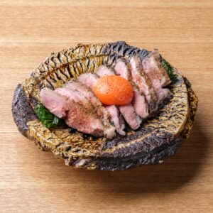 圧倒的に旨い。旅鶏の炭焼き鴨ニラ玉